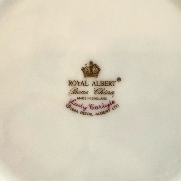 Royal Albert Lady Carlyle 1944 Bone China salad dessert plate Bridgerton MINT - Picture 2 of 2